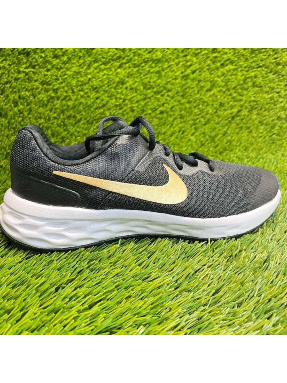Nike Revolution 6 Boys Size 4.5Y Black Gold Athletic Running Shoes Sneakers